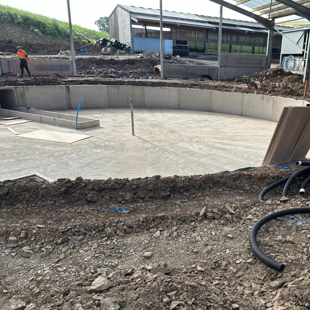 Basic structure in progress, showing how the precast rotary parlour walls can be utilised in a dairy setup.